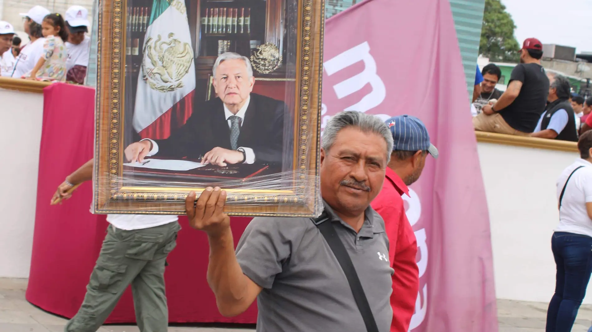 Jacinto Sánchez: el fotógrafo detrás de las icónicas imágenes de AMLO en los mitines de Claudia Sheinbaum